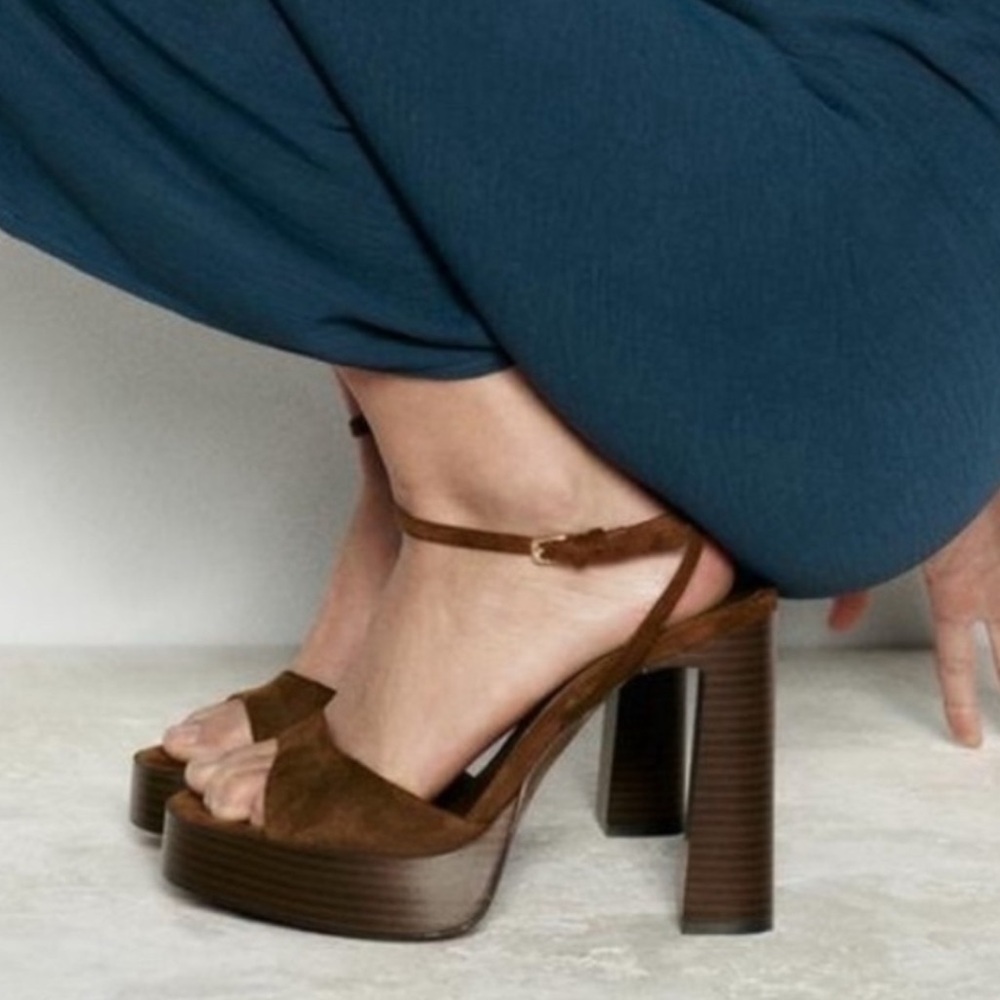 NWT🔥ZARA Brown suede leather Platform Sandals